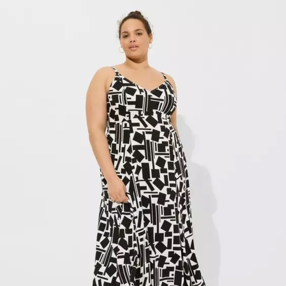 Torrid Black & White Abstract Pattern Maxi Dress Torrid Size 2 - Picture 2 of 7
